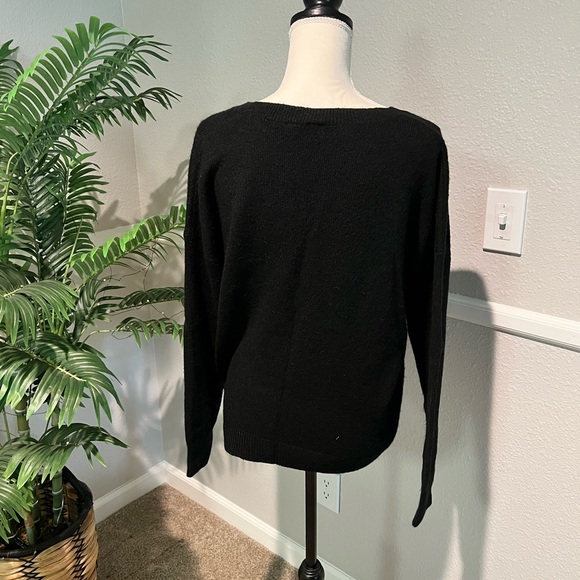 Gap V-Neck Sweater - Picture 4 of 4